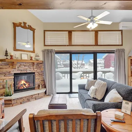 Across From Holiday Valley 2 King Beds Ac